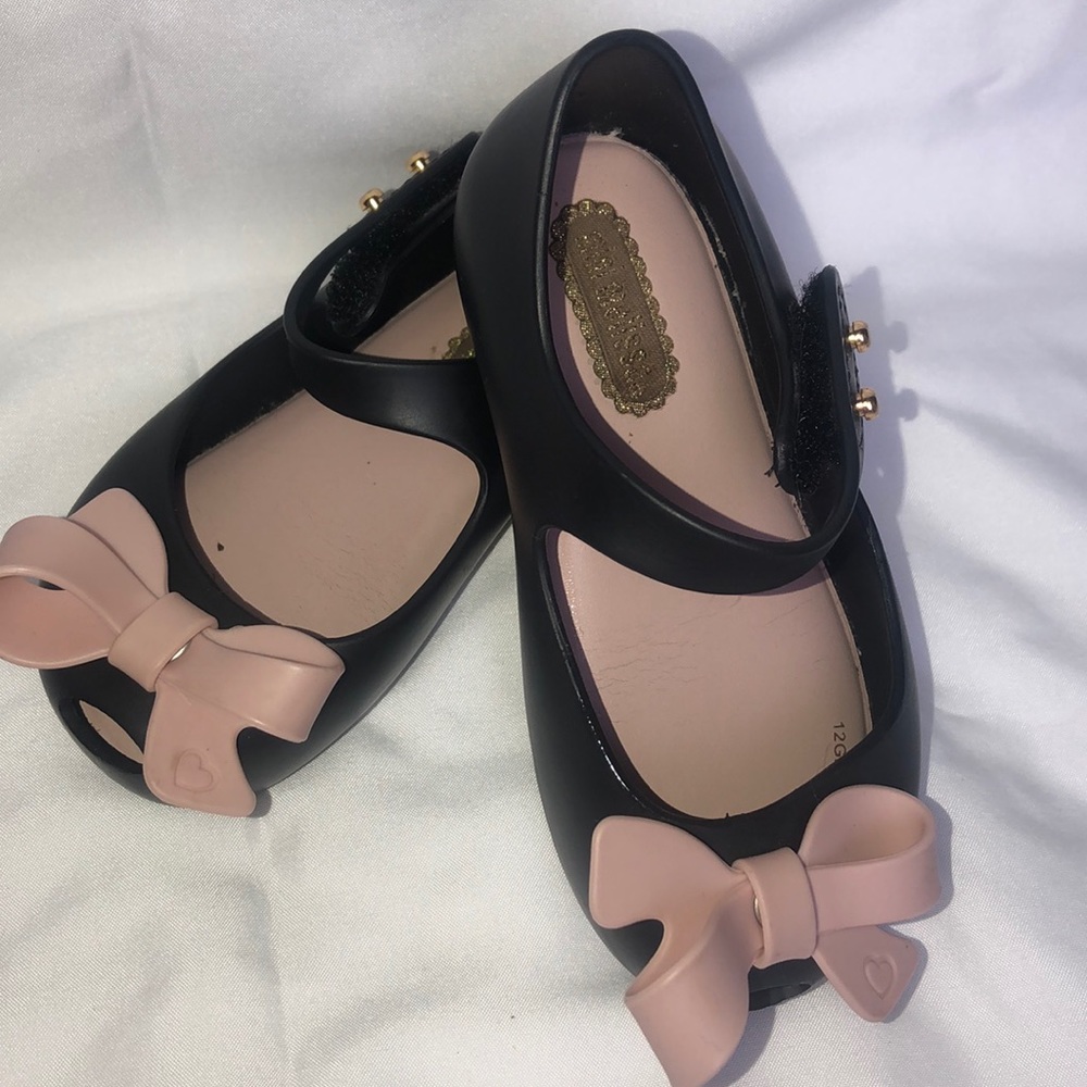 Black and Tan Mini Melissa